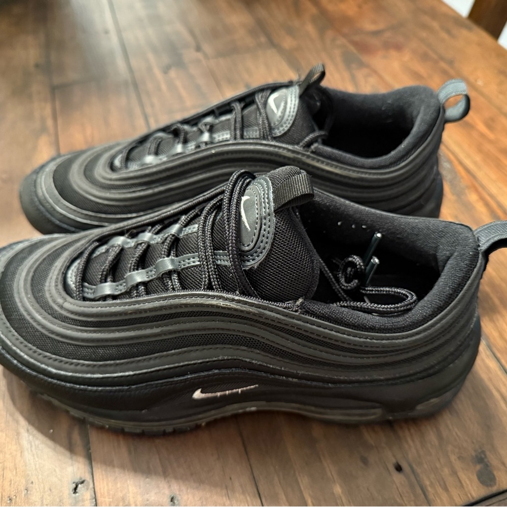 Nike - Picture 5 of 14
